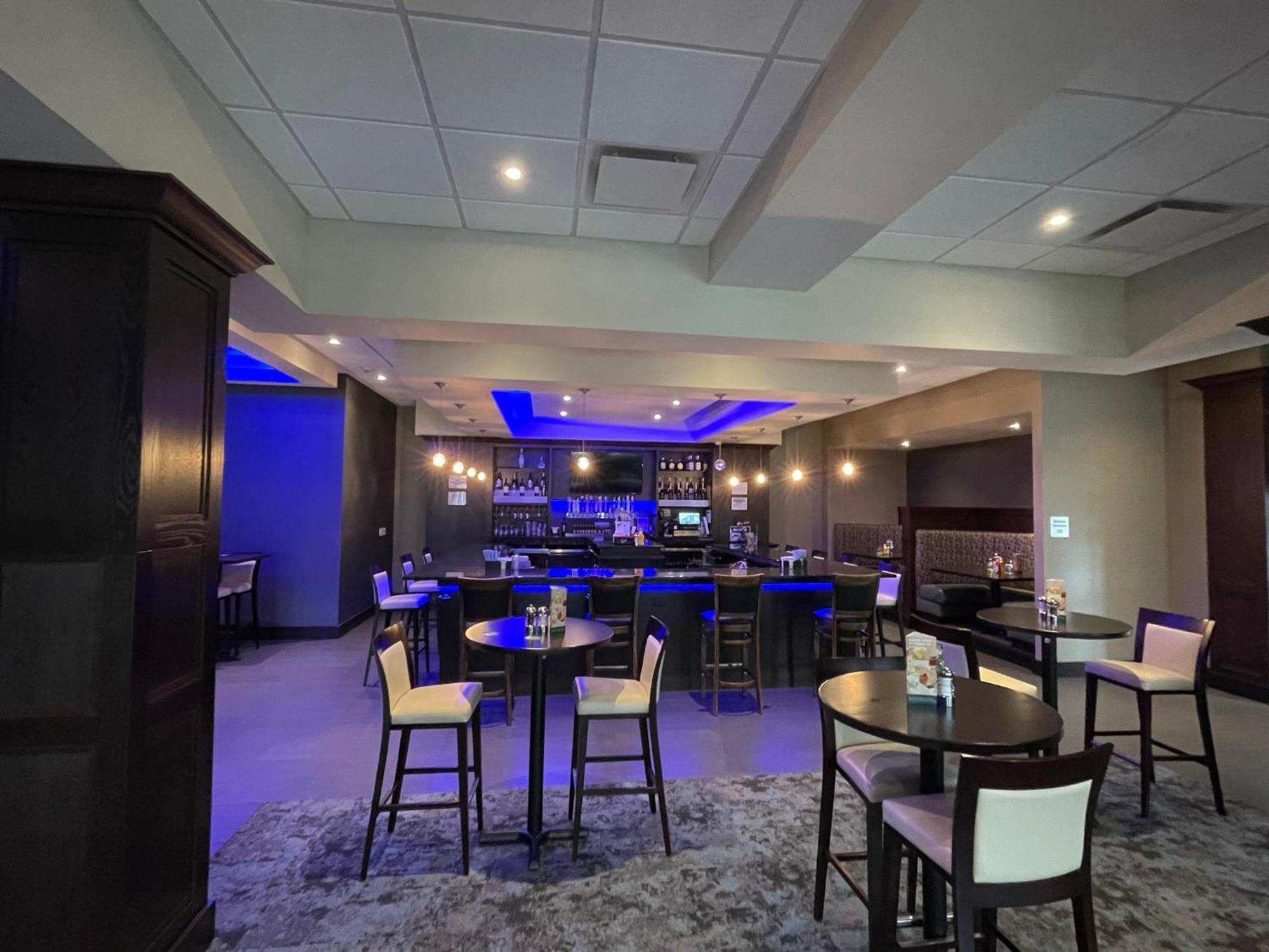 Holiday Inn & Suites - Farmington Hills - Detroit Nw By Ihg Екстер'єр фото