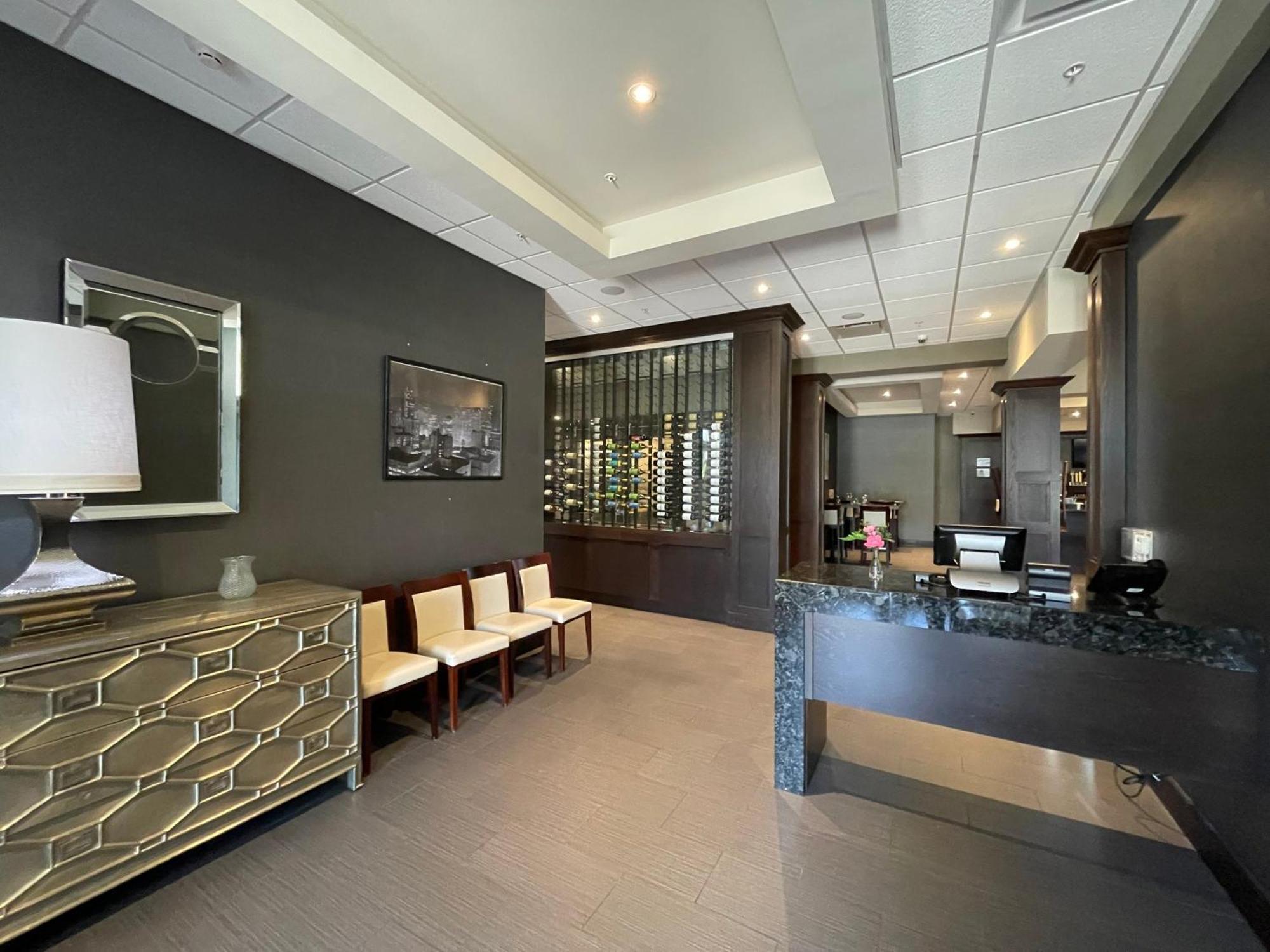 Holiday Inn & Suites - Farmington Hills - Detroit Nw By Ihg Екстер'єр фото