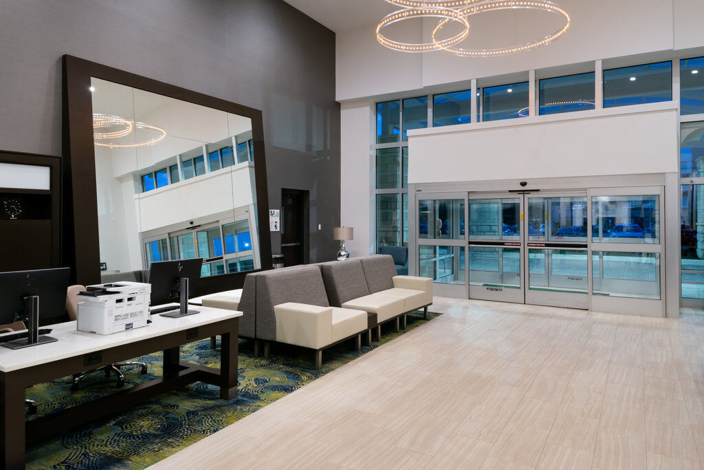 Holiday Inn & Suites - Farmington Hills - Detroit Nw By Ihg Екстер'єр фото